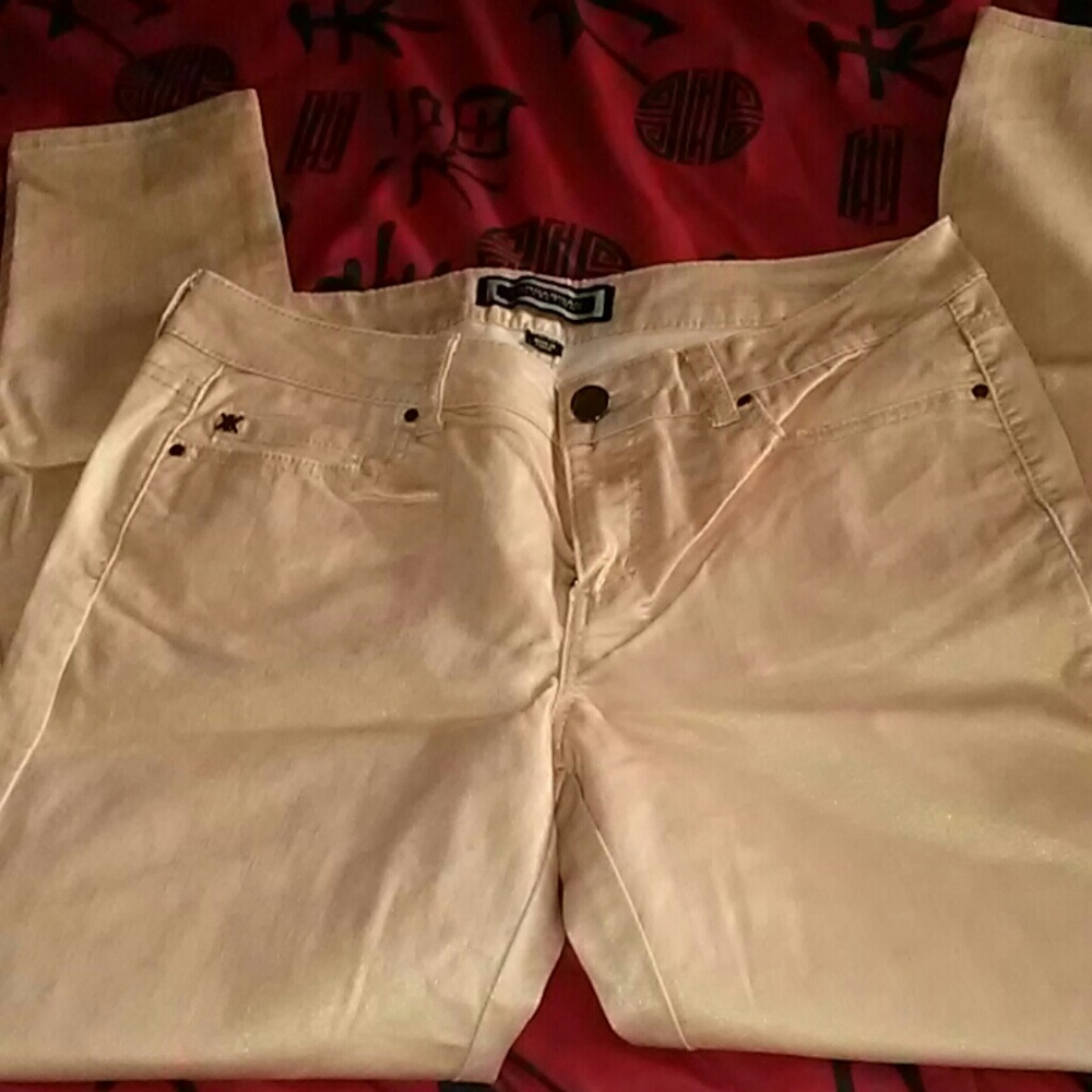 NWOT size 8 Kardashian Kollection cute jeans